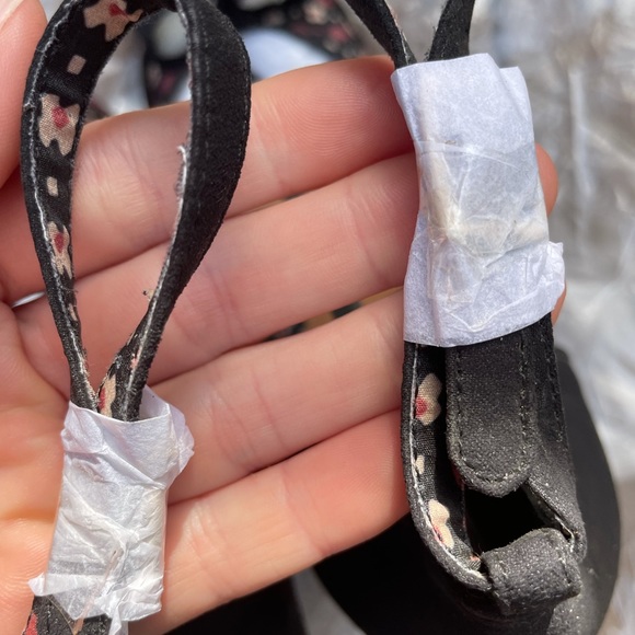 NWT Sole Obsession Ankle Buckle Burg/Black Textile Virgo Close Toe Heal Size 8 - Picture 14 of 16